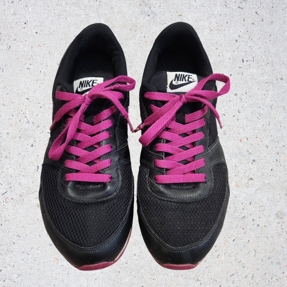 Nike Womens Eclipse II Model 386199-069 Black Athletic Shoes